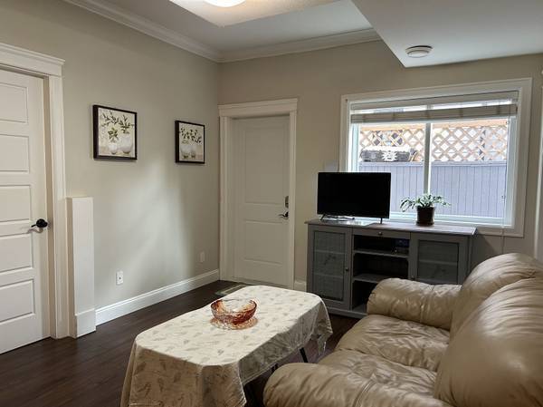 Photo - 1752-156A 156a St