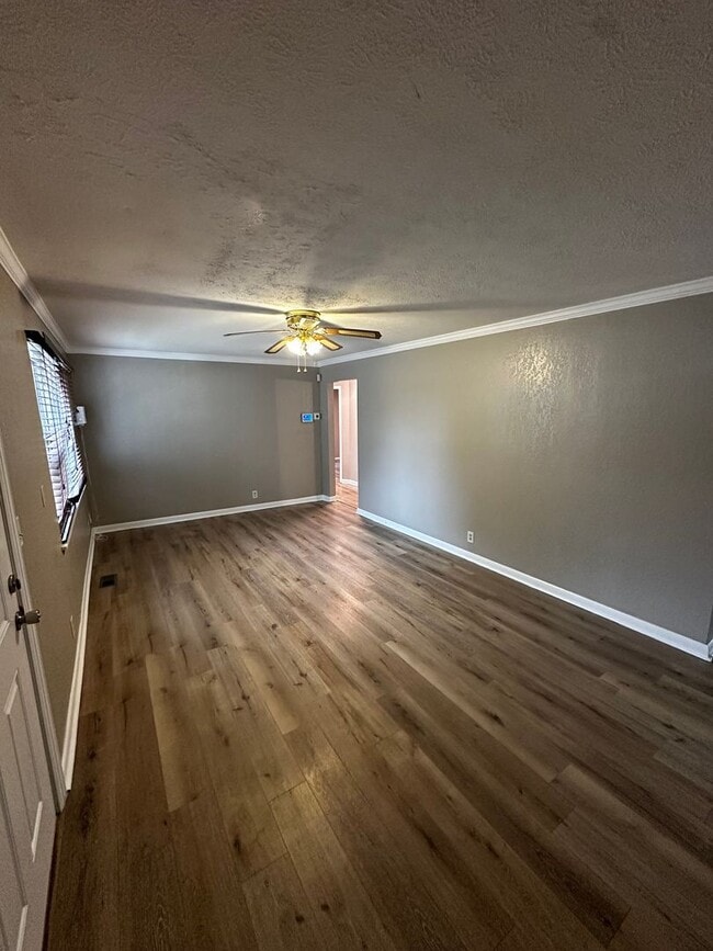 Photo - 3 Bedroom 2 Bath home | Fenced in back yard | In Town