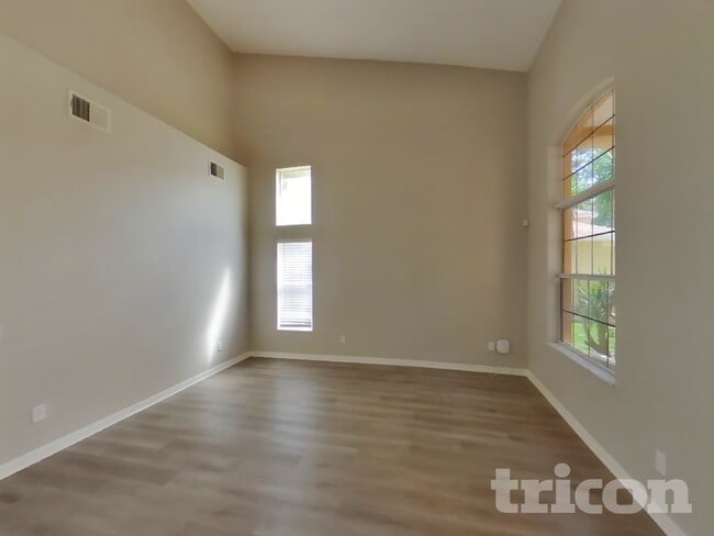 Photo - 16651 Midsummer Ln