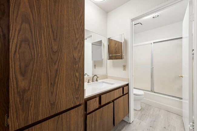 1 habitación, 1 baño - 480 pies cuadrados - Baño