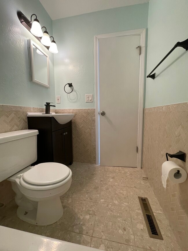 Photo - 4339 Ericson Dr Unit #2