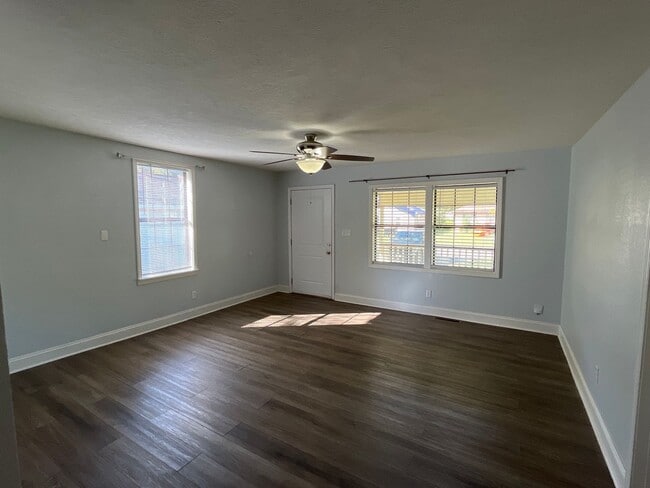 Photo - Charming, Spacious 3 bedroom 2 bath