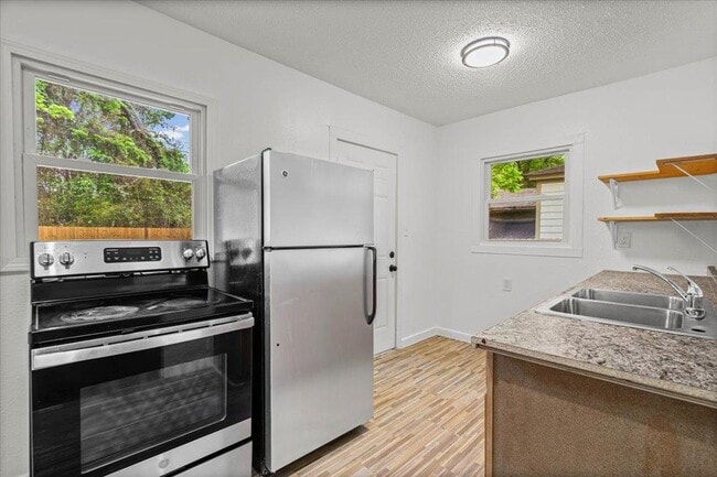 Photo - 2206 Rountree Dr