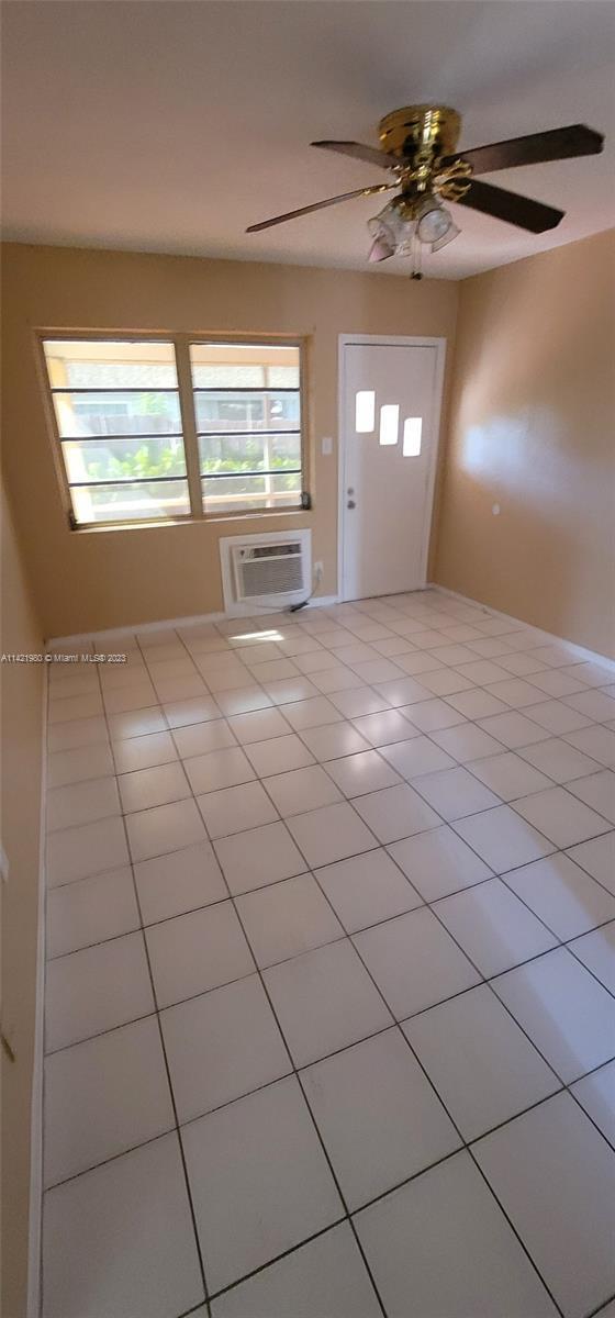 Building Photo - 24 SE 11th St Unit 1-3 Rental