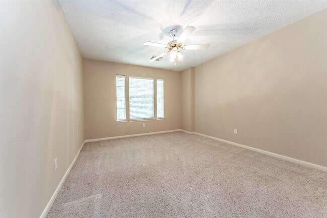 Photo - 2608 Leroy St