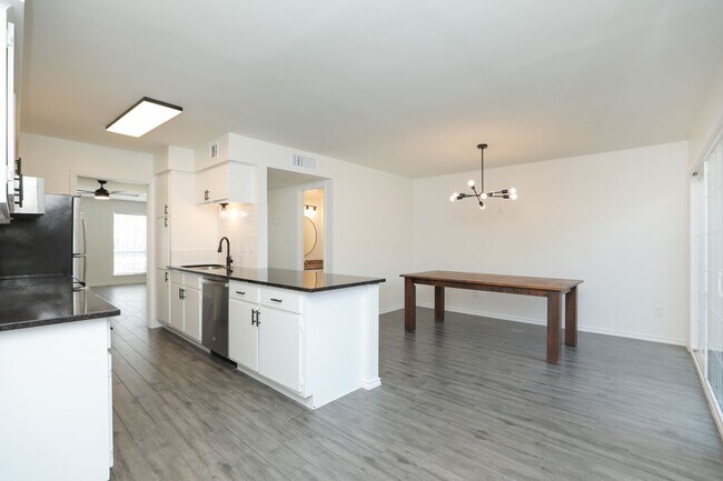 Photo - 5800 Lumberdale Rd Unit 17