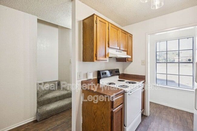 Photo - 8109 Silver Creek Rd