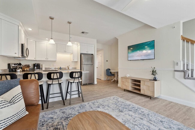 Building Photo - 128 Ashworth Ave Unit ID1333666P