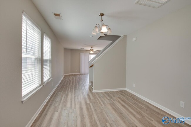 128 Farmington Dr