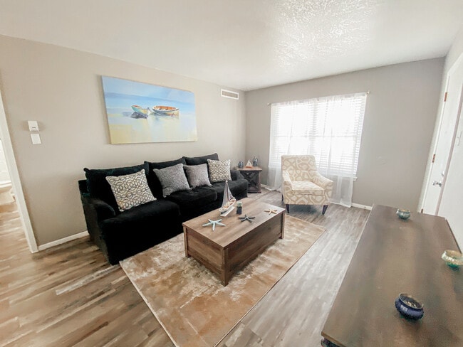 Photo - Woodward Place