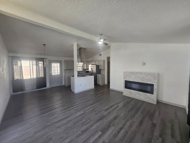 Photo - 809 Kings Rd