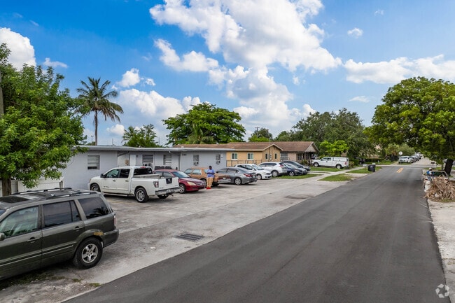 Photo - MAYO GARDENS APTS