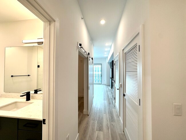 Photo - 236 NW 32nd St Unidad S4