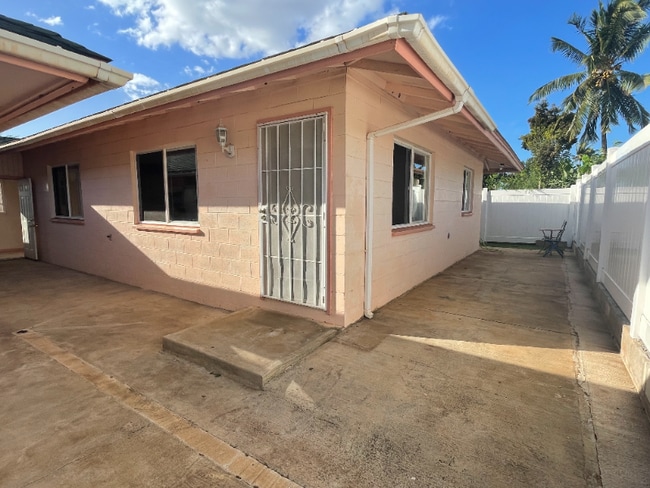 Building Photo - 29 Uilani St Rental