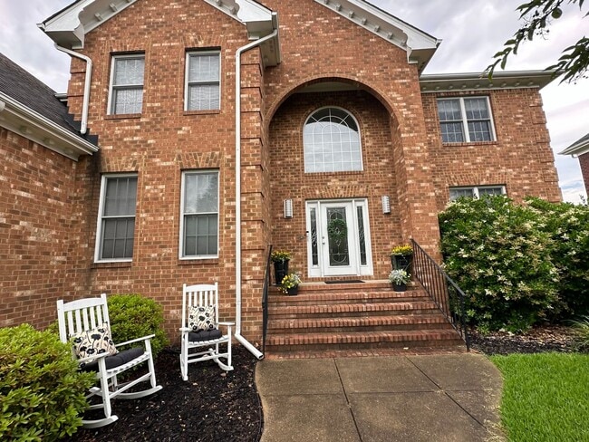 Photo - 1320 Club House Dr