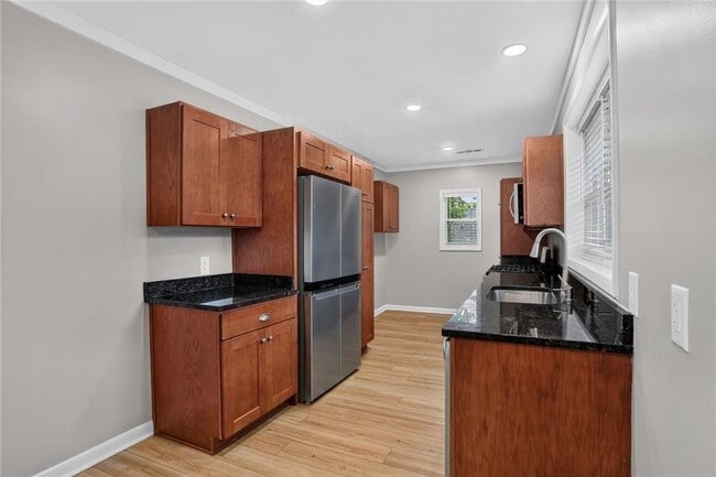 Photo - 1220 Roxboro Dr NE