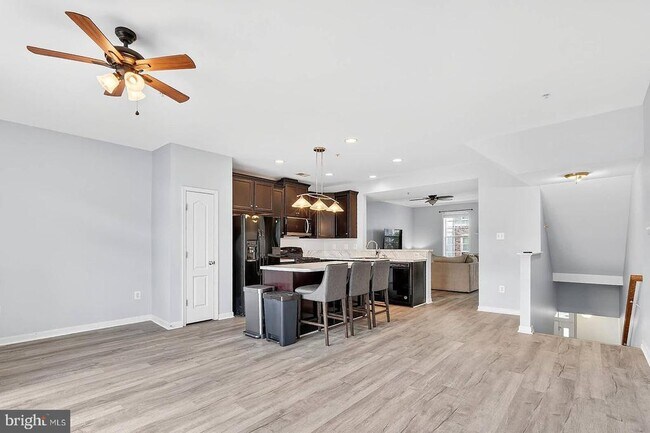 Photo - 2617 Osprey Way S