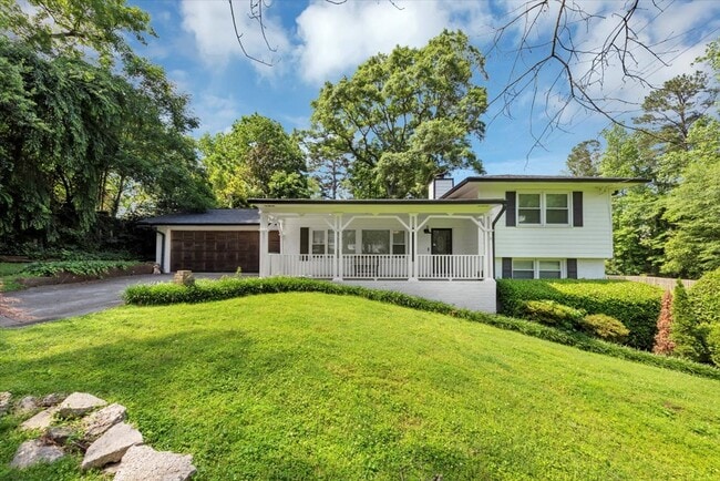 Photo - 1958 Innwood Rd NE House