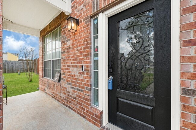 Photo - 9340 Royal Way