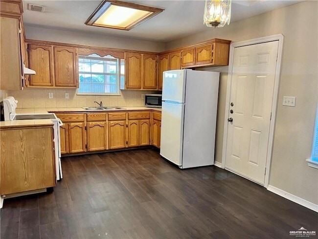 Photo - 2301 N Erica St Unit 2