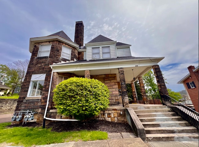 Photo - 212 N Highland Ave Unit #3