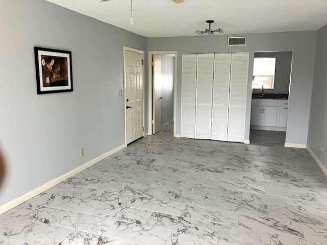 Photo - 317 Lake Evelyn Dr