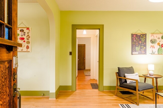 Photo - 517 NE Fargo St