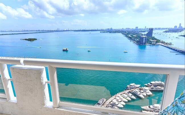 Photo - 1717 N Bayshore Dr Unidad 3334