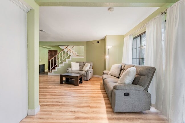 Photo - 9006 Stacie Ln