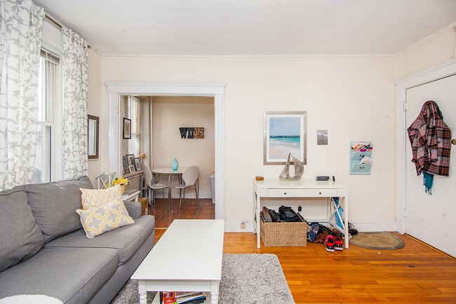 Photo - 33 Walbridge St Unit 3