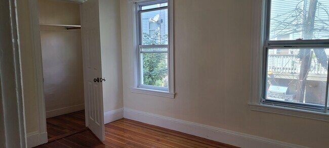 Photo - 10 Emrose Ter Unit #1