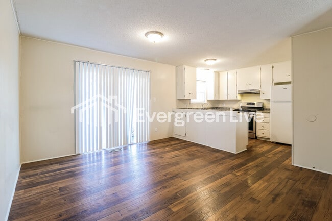 Photo - 5024 Lynn Ln