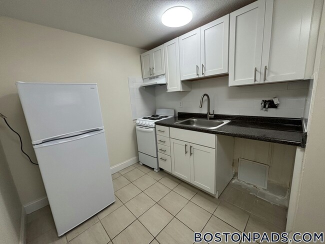 90 Gardner St Unit 8B