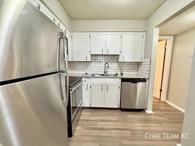 Photo - 3633 Walnut St Unit 308