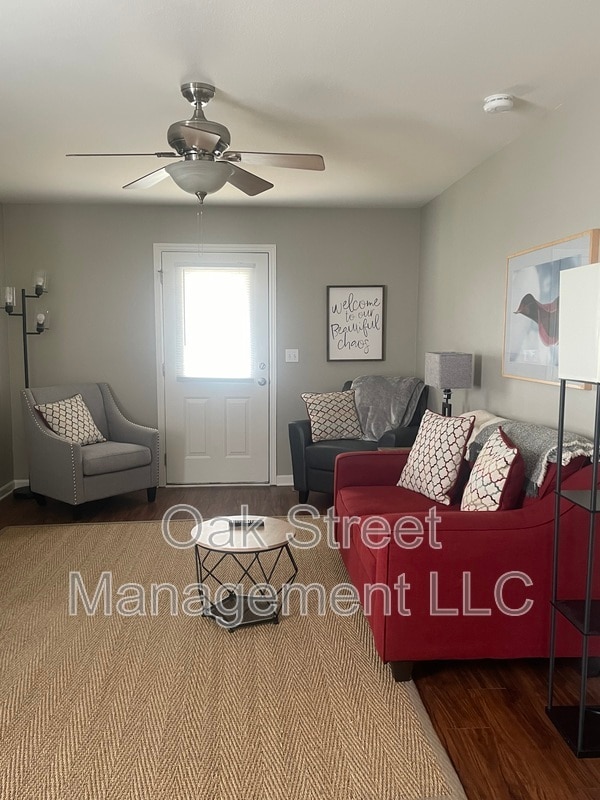 Photo - 1011 Oak St Unit A
