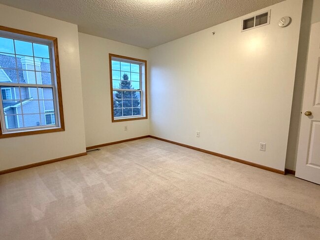 Photo - 11151 Aberdeen St NE