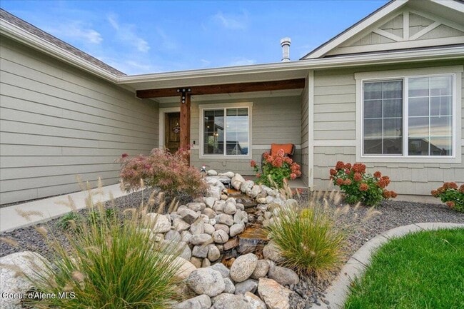 Building Photo - Beautiful home in Post Falls