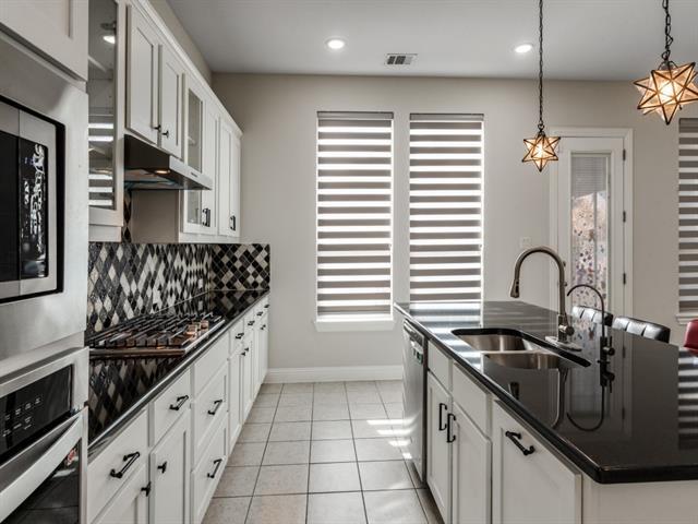 Photo - 2152 Bailey St