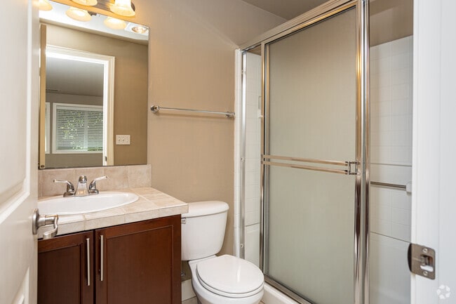 2BR, 2BA - 950SF