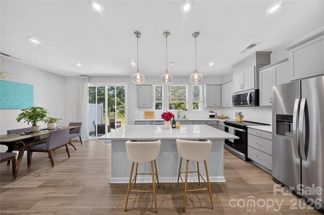 Photo - 14938 Tamarack Drive