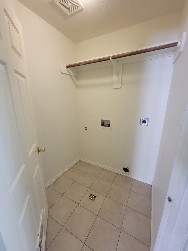 Photo - 3813 Lydia St