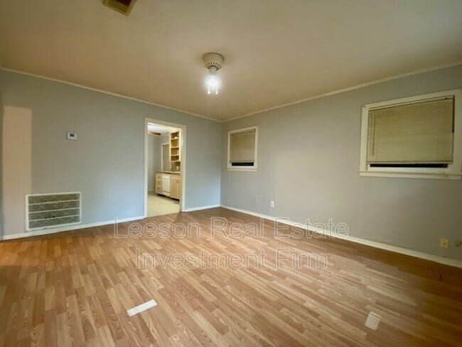 Photo - 4259 Rightway Ave