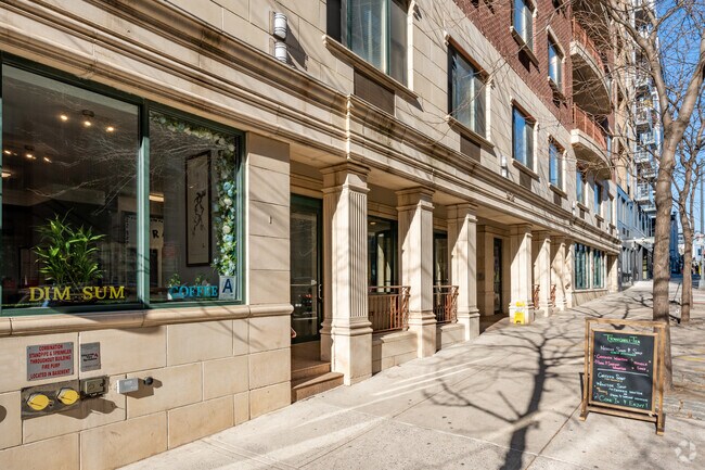 Photo - Queens Plaza