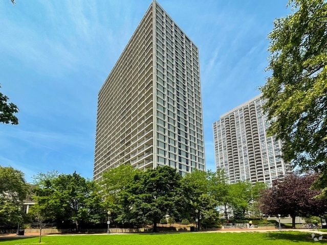 Building Photo - 1960 N Lincoln Park W Unit 1912 Rental