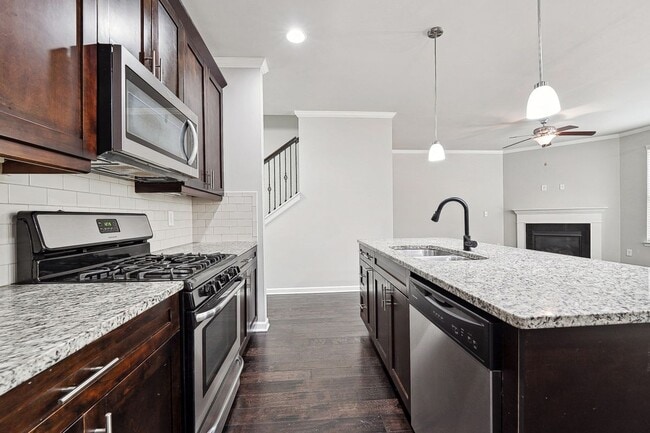 Photo - 5590 Bright Cross Wy Casa Adosada