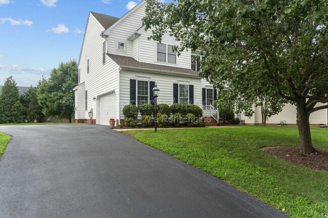 Photo - 5525 Barnsley Terrace