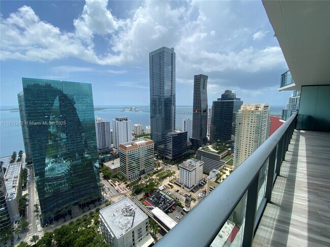 Photo - 1300 S Miami Ave Unidad 3802