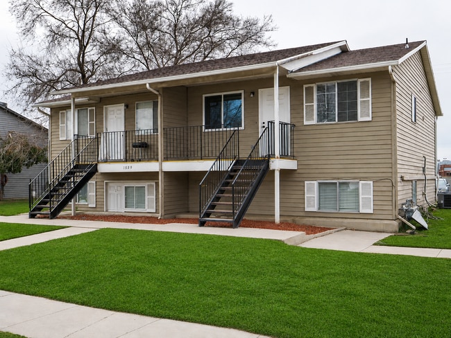 Building Photo - 1559 W 3395 S Unit B