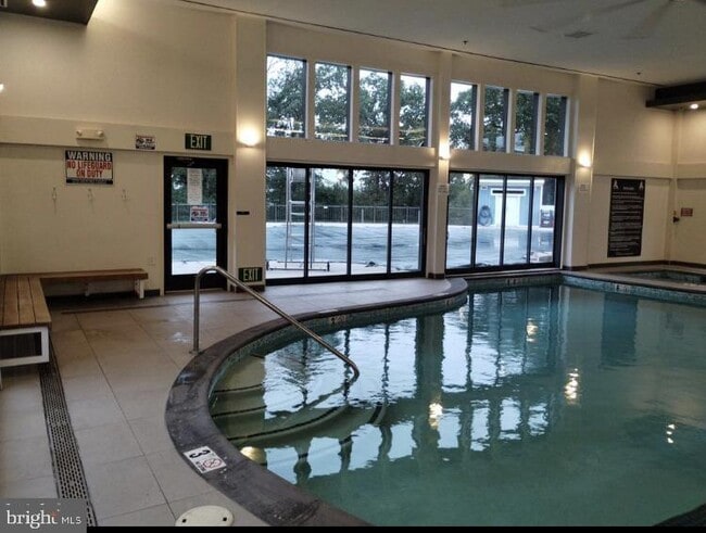 Building Photo - 20926 Valley Forge Cir