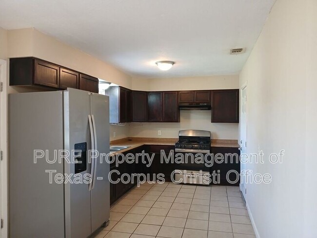 Photo - 4937 Blundell Dr